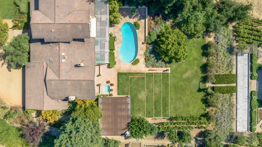 4163 E 3rd Avenue Napa, CA 94558