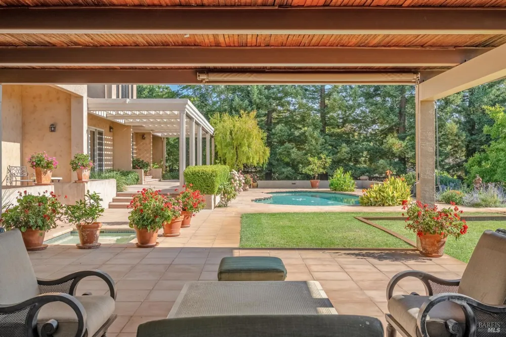 4163 E 3rd Avenue Napa, CA 94558