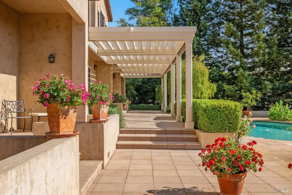 4163 E 3rd Avenue Napa, CA 94558