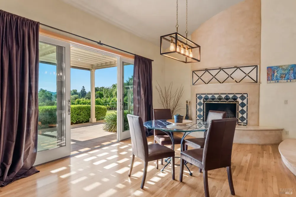 4163 E 3rd Avenue Napa, CA 94558