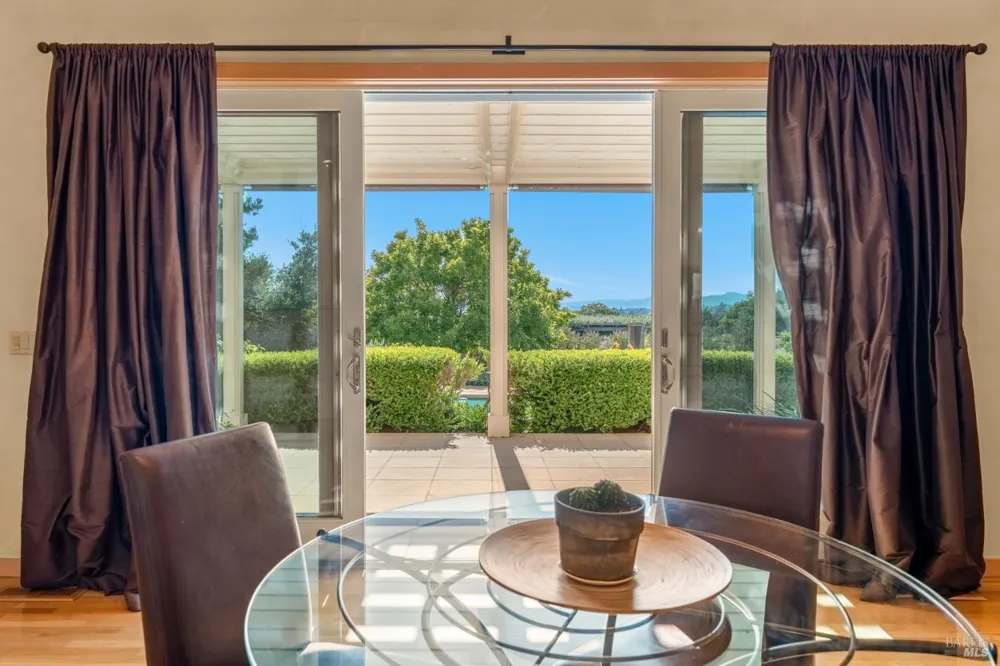 4163 E 3rd Avenue Napa, CA 94558