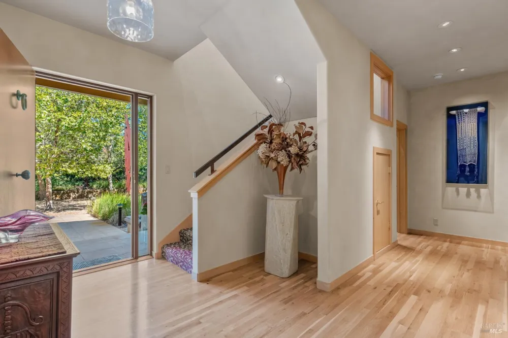 4163 E 3rd Avenue Napa, CA 94558
