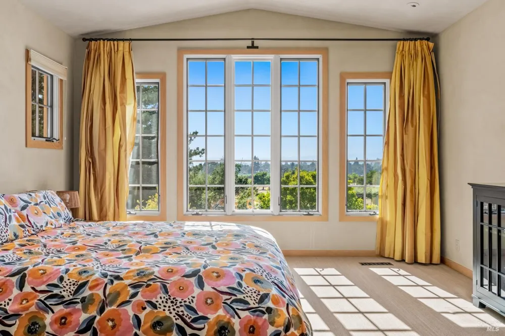 4163 E 3rd Avenue Napa, CA 94558
