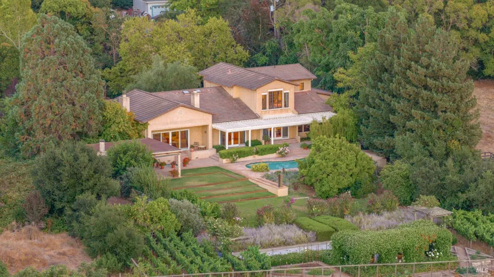 4163 E 3rd Avenue Napa, CA 94558