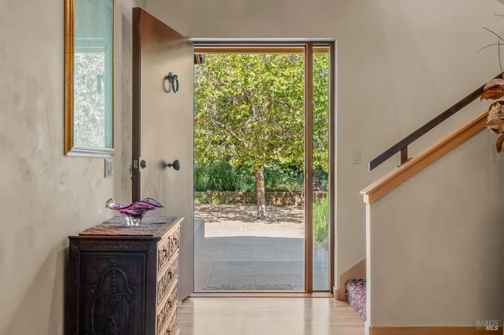 4163 E 3rd Avenue Napa, CA 94558