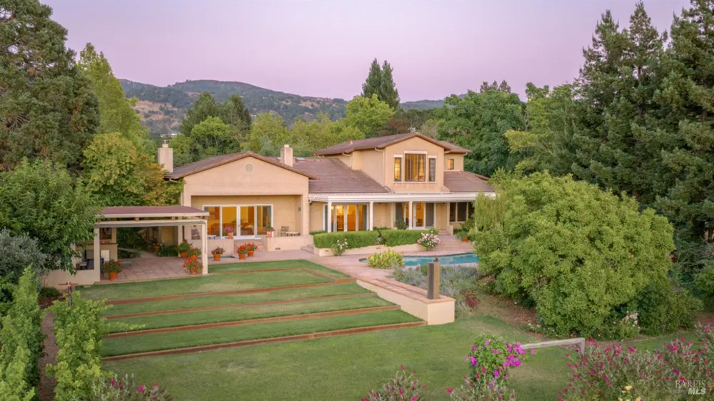 4163 E 3rd Avenue Napa, CA 94558
