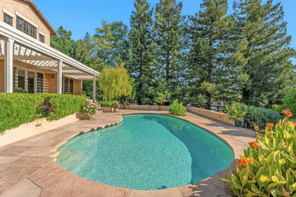 4163 E 3rd Avenue Napa, CA 94558