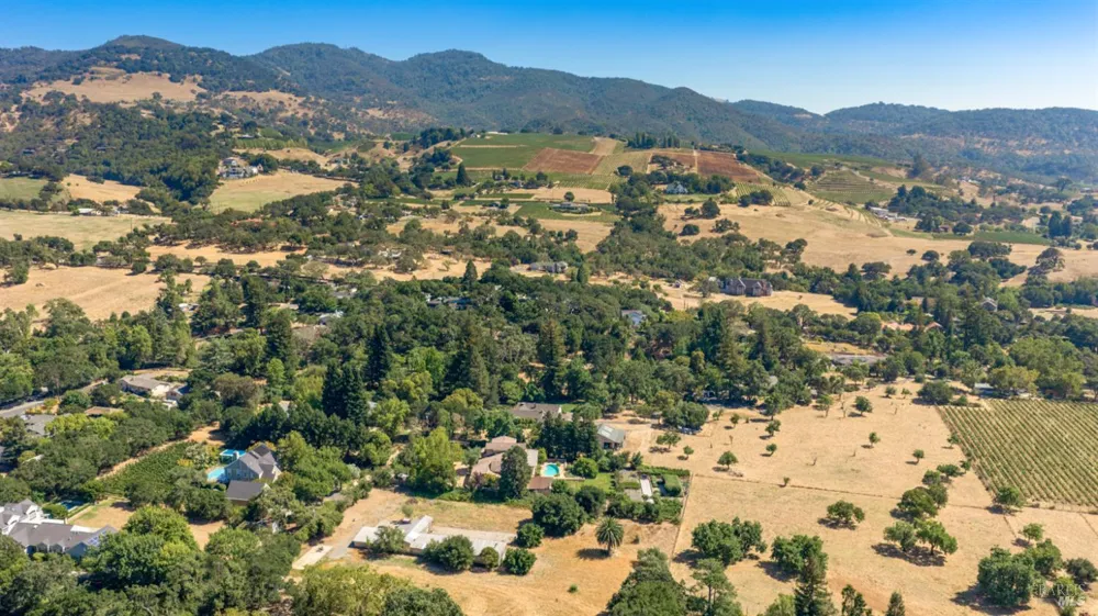 4163 E 3rd Avenue Napa, CA 94558