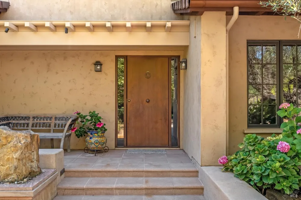 4163 E 3rd Avenue Napa, CA 94558