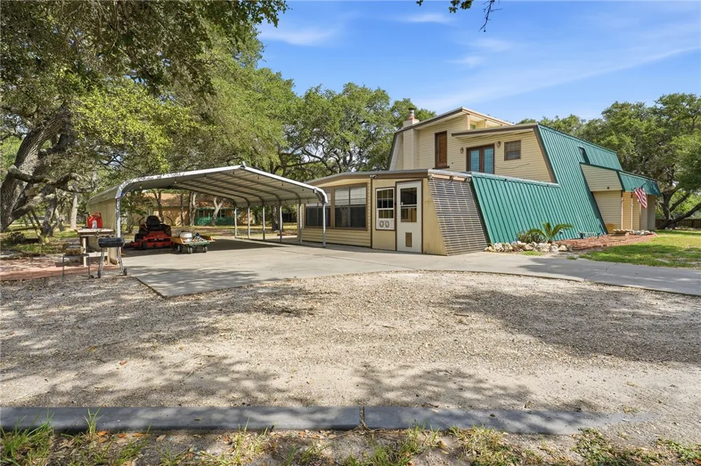 3949 County Road 4705 Aransas Pass, TX 78336