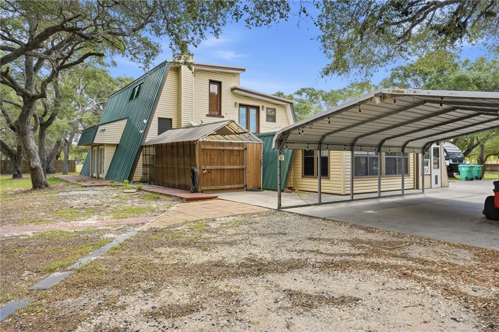 3949 County Road 4705 Aransas Pass, TX 78336