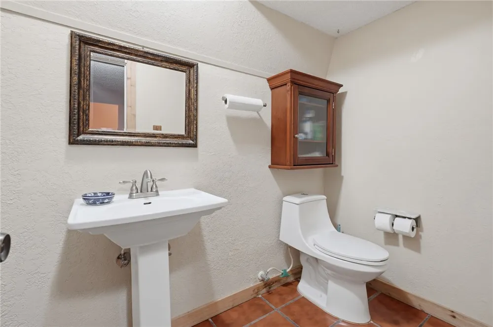 3949 County Road 4705 Aransas Pass, TX 78336