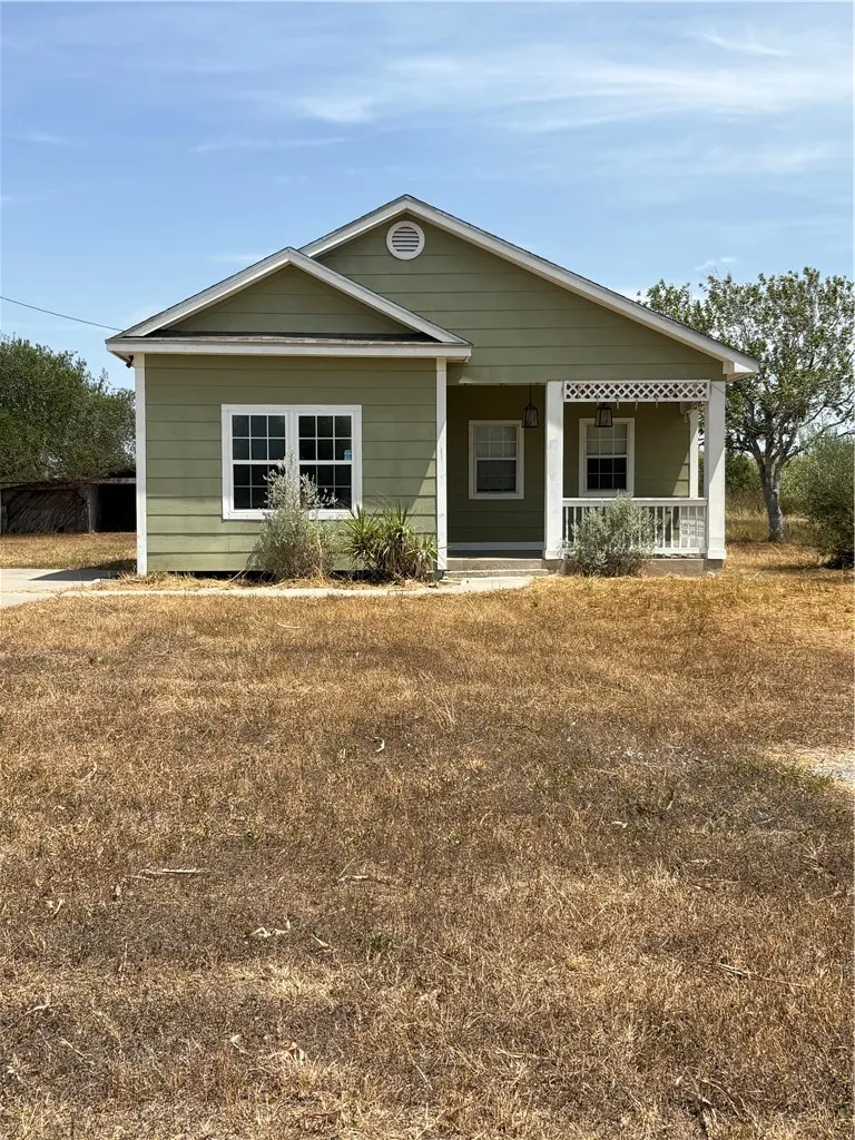 131 W Oregon Street Bishop, TX 78343