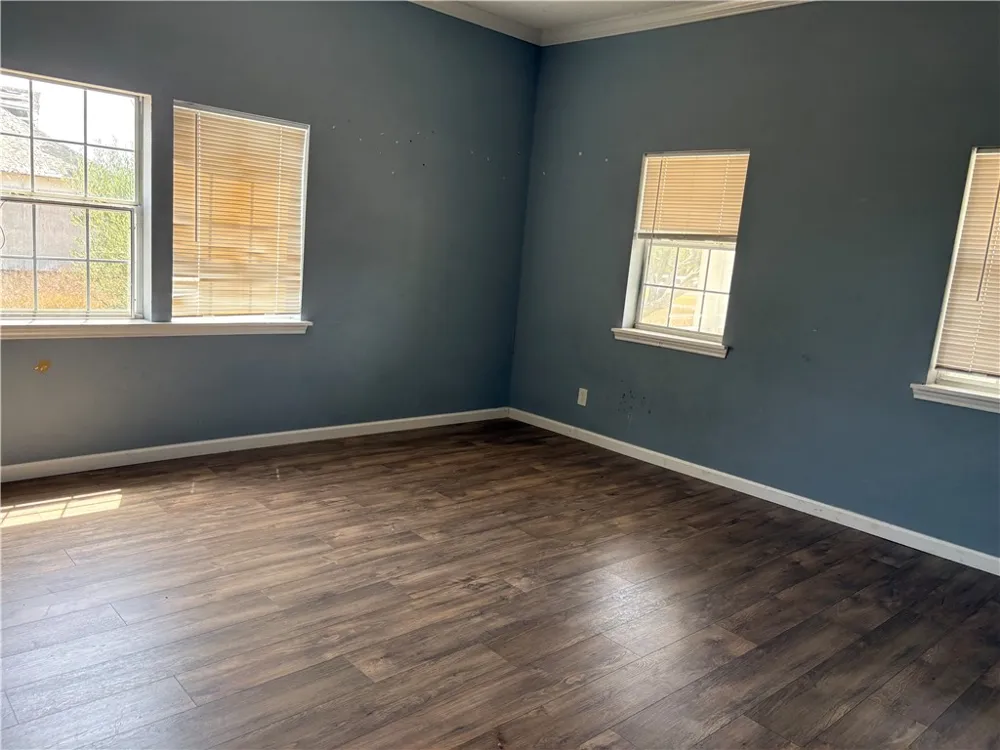 131 W Oregon Street Bishop, TX 78343