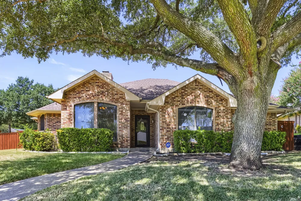 1931 Silver Creek Place Duncanville, TX 75137