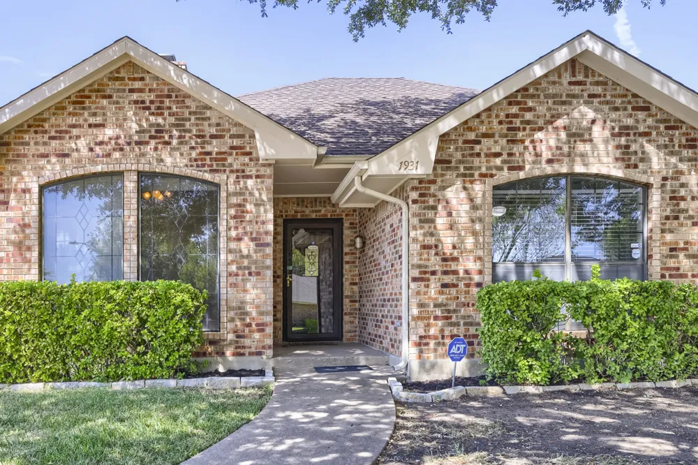 1931 Silver Creek Place Duncanville, TX 75137