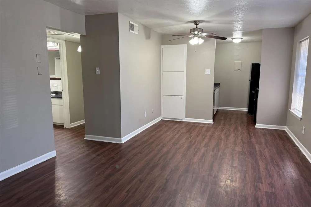 3001 Jane Lane #1206 Haltom City, TX 76117