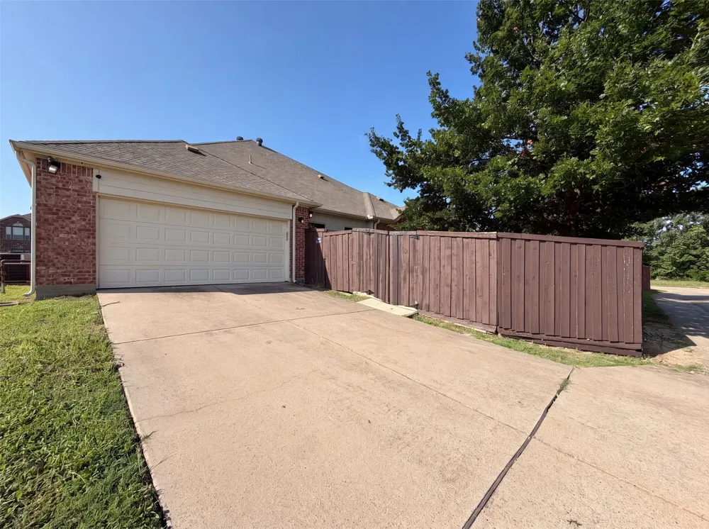 529 Olympia Street DeSoto, TX 75115