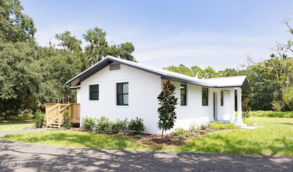 2463 Pioneer Trail New Smyrna Beach, FL 32168