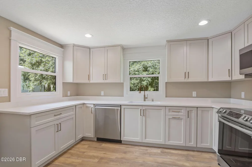 2463 Pioneer Trail New Smyrna Beach, FL 32168