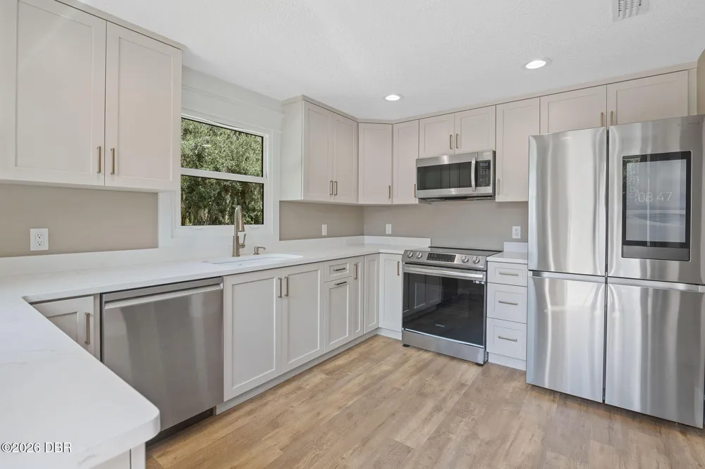 2463 Pioneer Trail New Smyrna Beach, FL 32168
