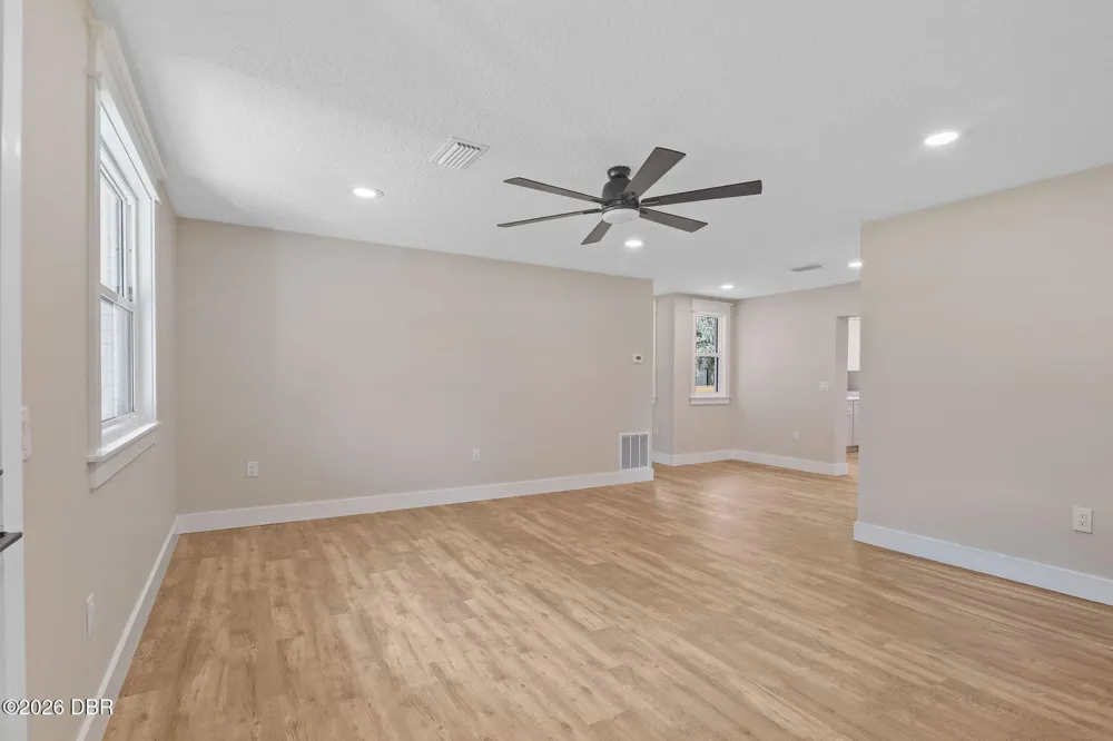 2463 Pioneer Trail New Smyrna Beach, FL 32168