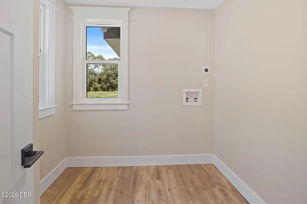2463 Pioneer Trail New Smyrna Beach, FL 32168
