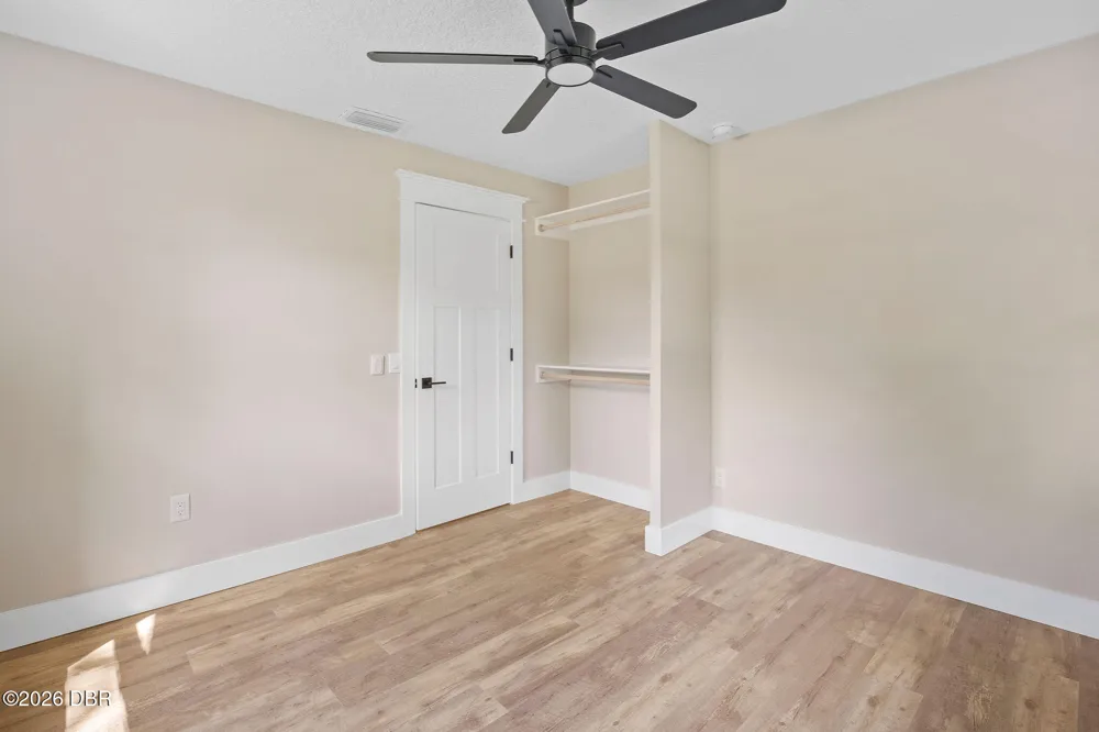 2463 Pioneer Trail New Smyrna Beach, FL 32168