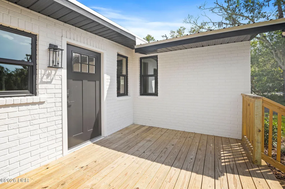 2463 Pioneer Trail New Smyrna Beach, FL 32168