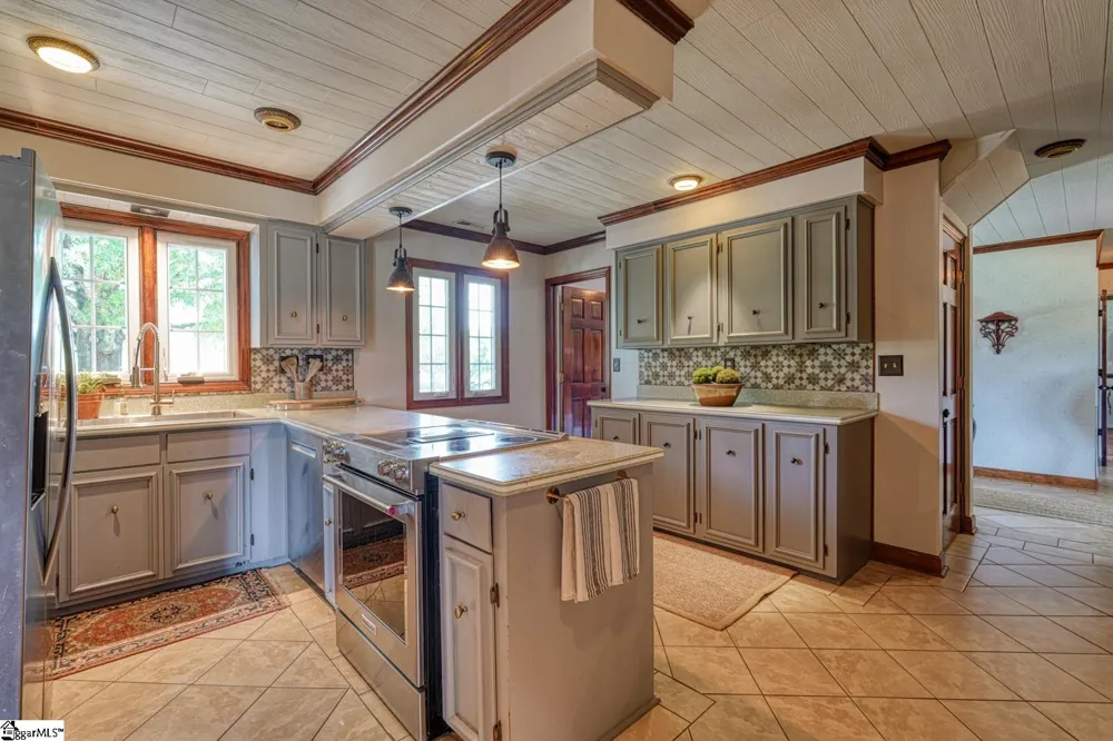 688 Corinth Road Gaffney, SC 29340