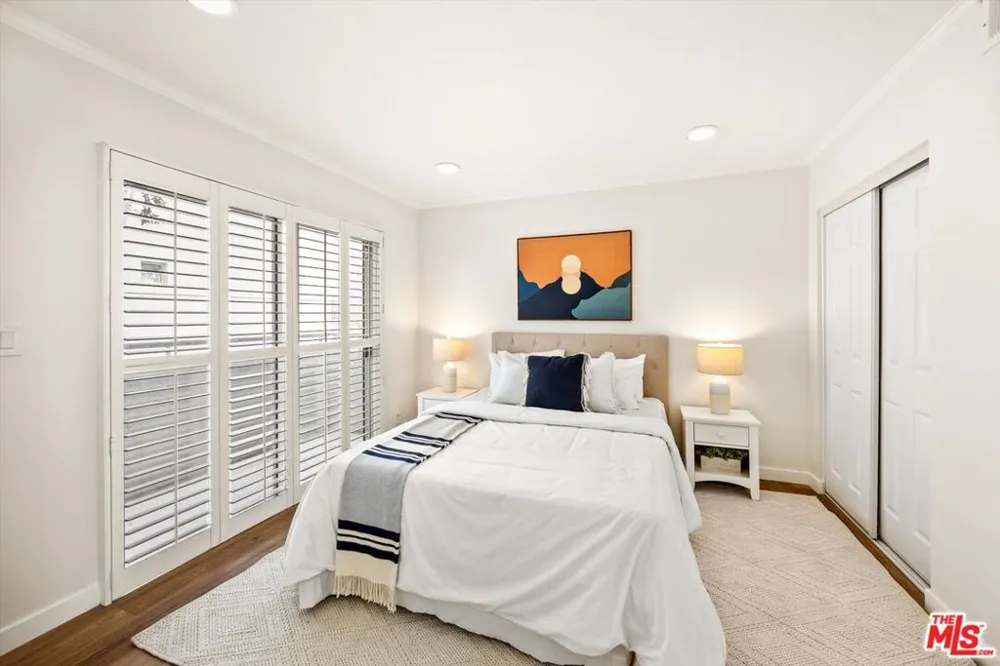 1098 Everett Place Los Angeles, CA 90026