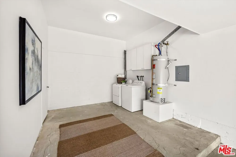 1098 Everett Place Los Angeles, CA 90026