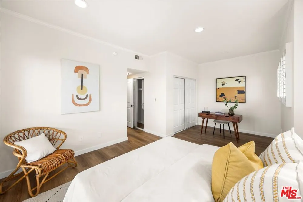 1098 Everett Place Los Angeles, CA 90026