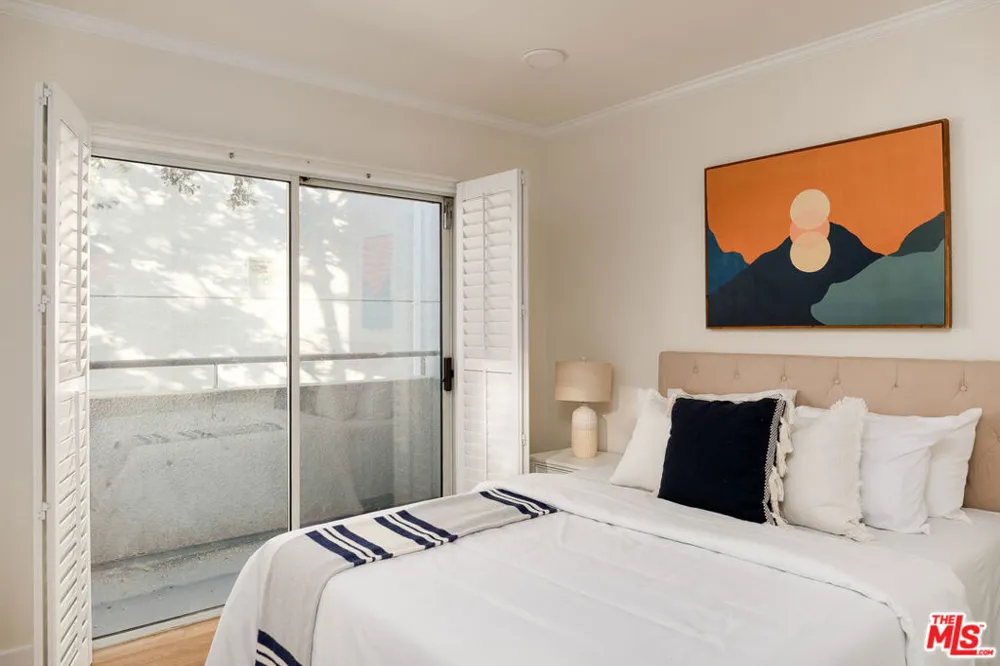 1098 Everett Place Los Angeles, CA 90026