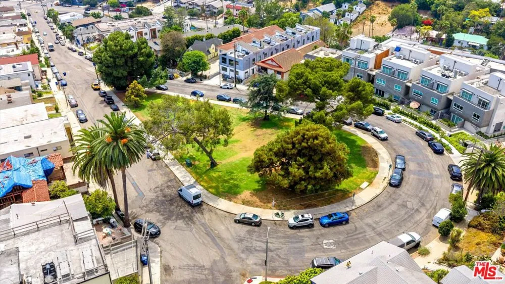 1098 Everett Place Los Angeles, CA 90026
