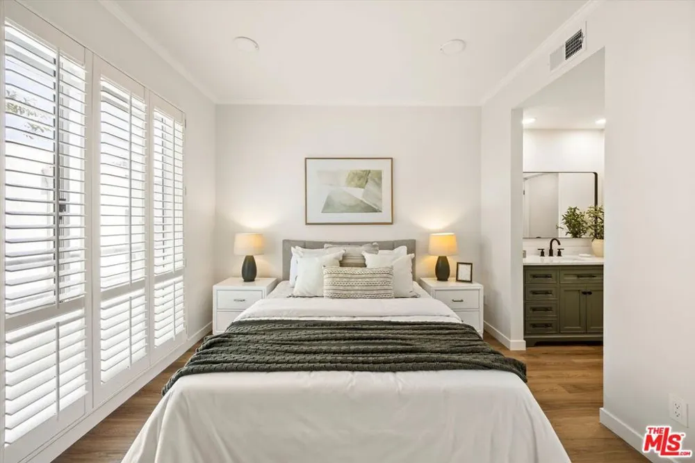 1098 Everett Place Los Angeles, CA 90026