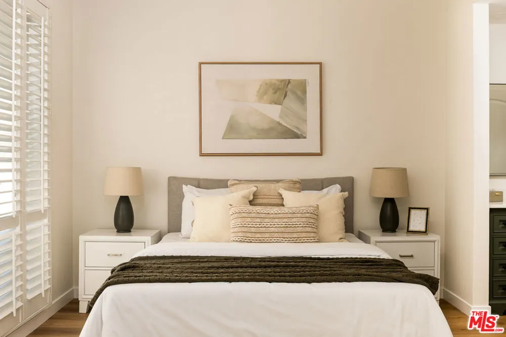 1098 Everett Place Los Angeles, CA 90026