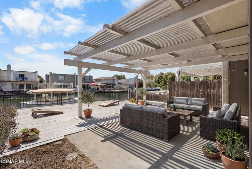 1654 Edgewater Lane Camarillo, CA 93010