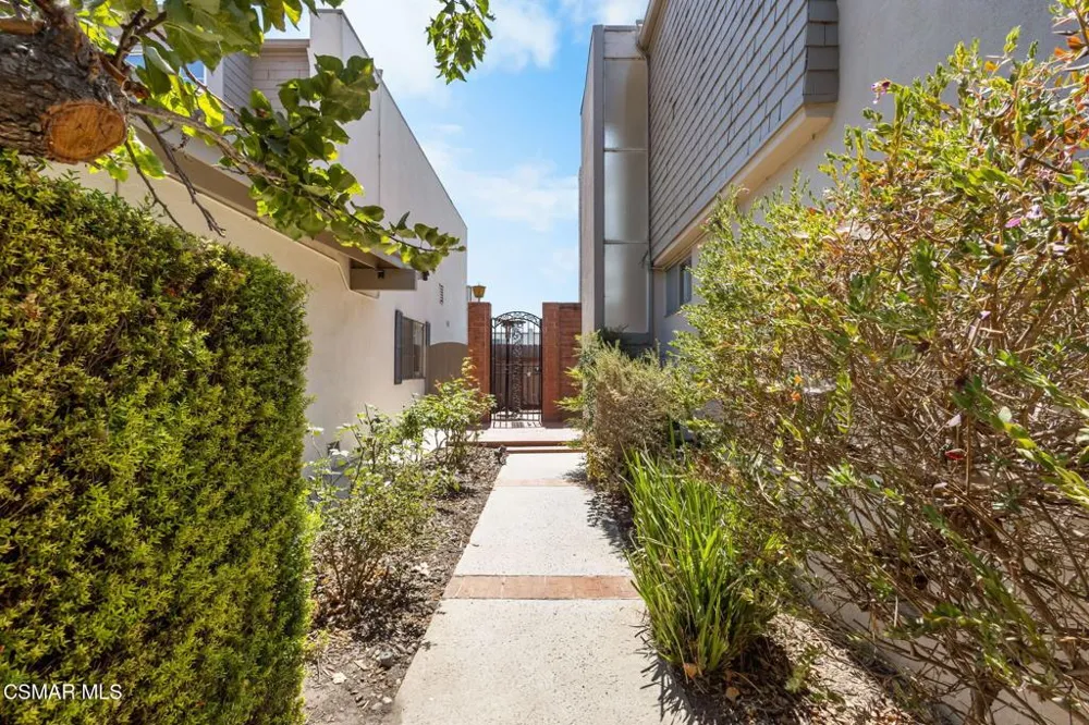 1654 Edgewater Lane Camarillo, CA 93010