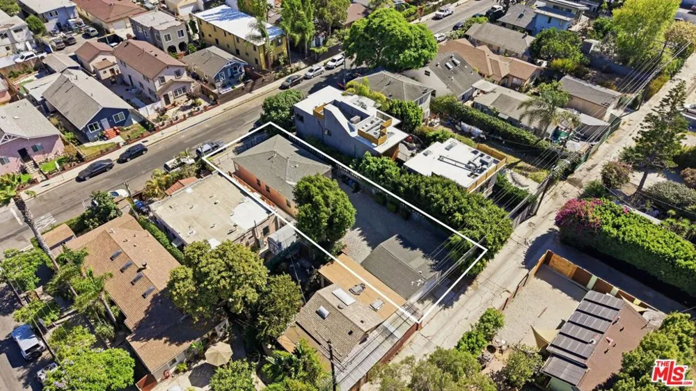 563 Brooks Avenue Venice, CA 90291