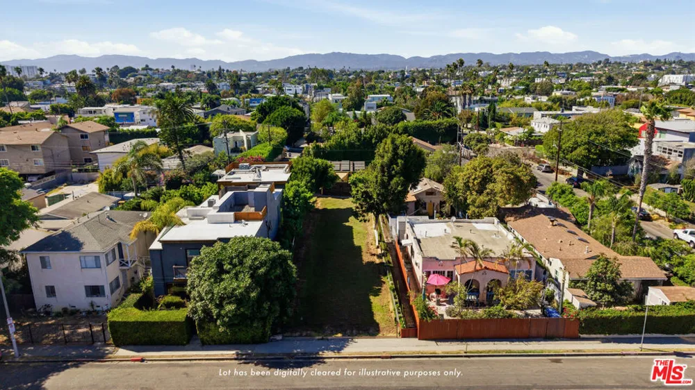 563 Brooks Avenue Venice, CA 90291