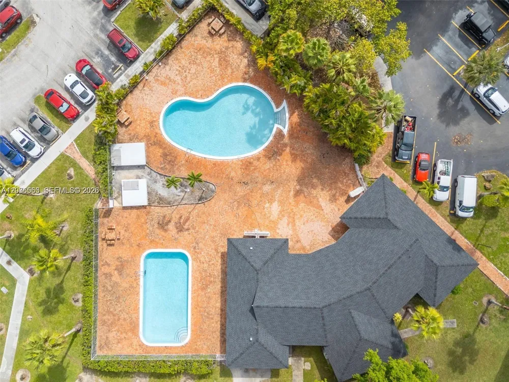 9143 SW 77th Ave #B802 Miami, FL 33156