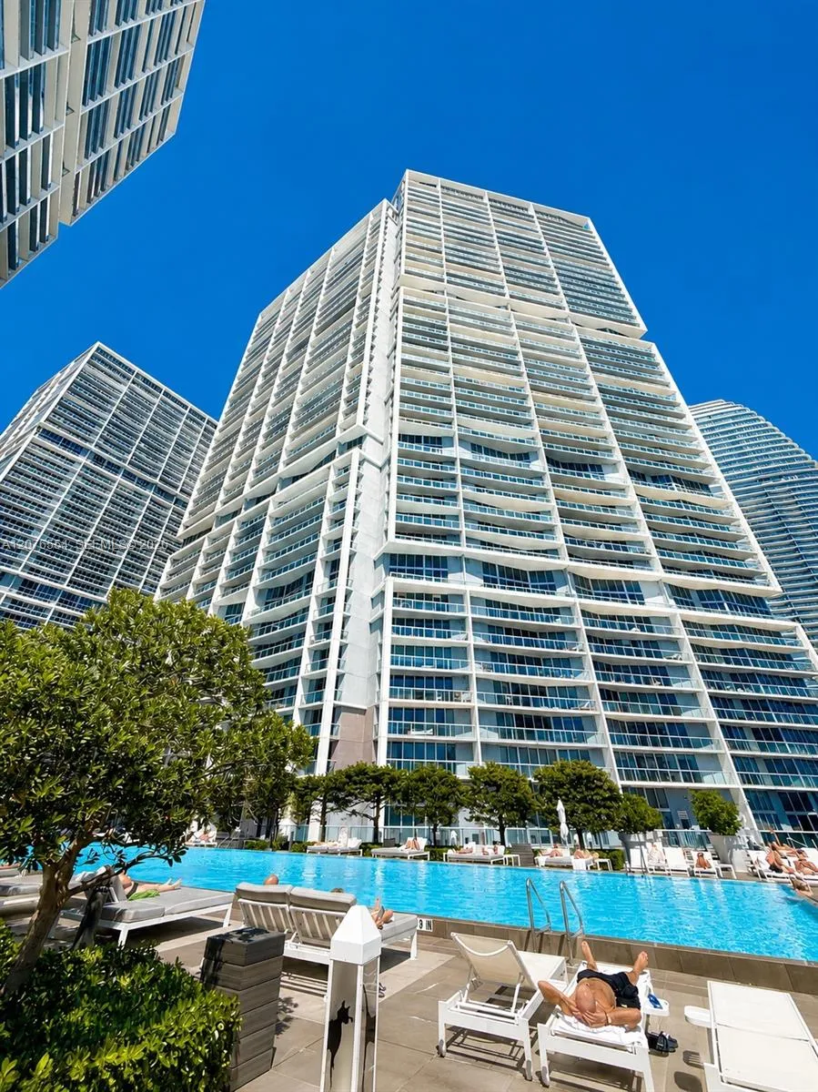 465 Brickell Ave #5605 Miami, FL 33131