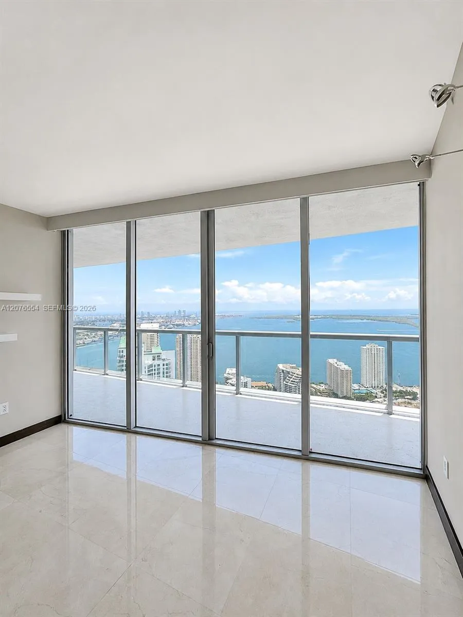 465 Brickell Ave #5605 Miami, FL 33131