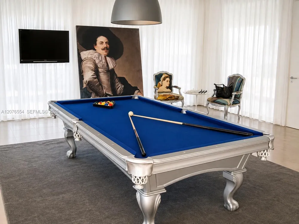 465 Brickell Ave #5605 Miami, FL 33131