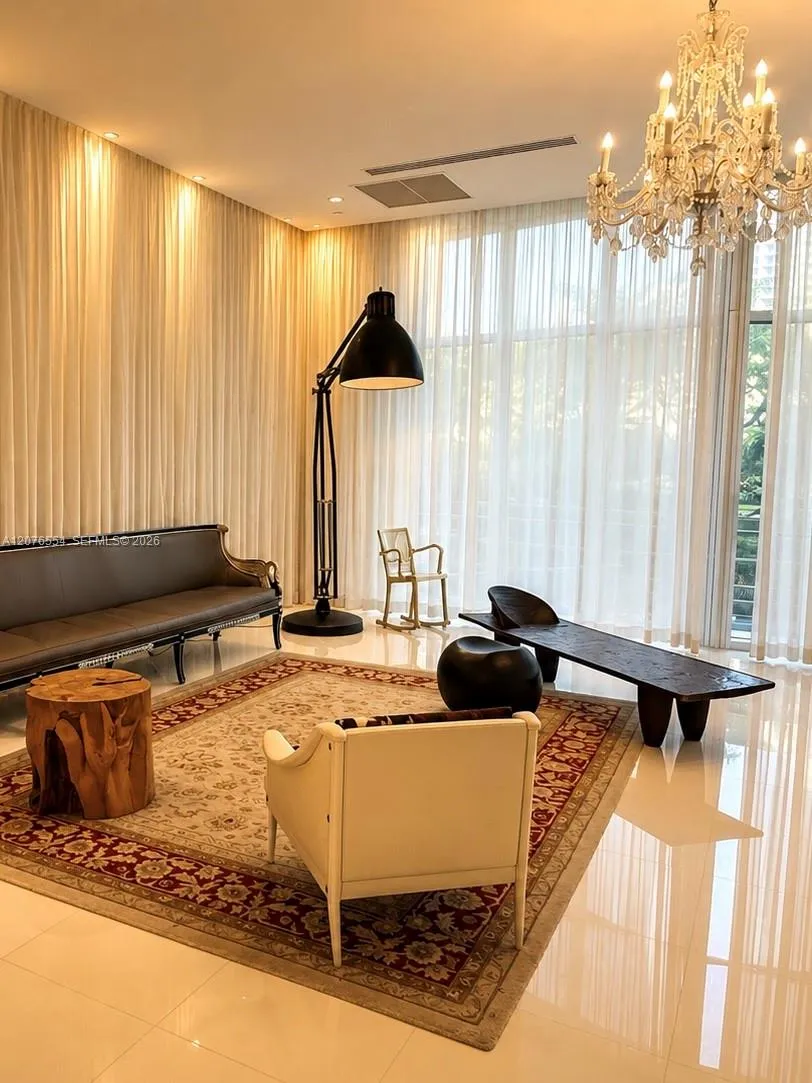 465 Brickell Ave #5605 Miami, FL 33131
