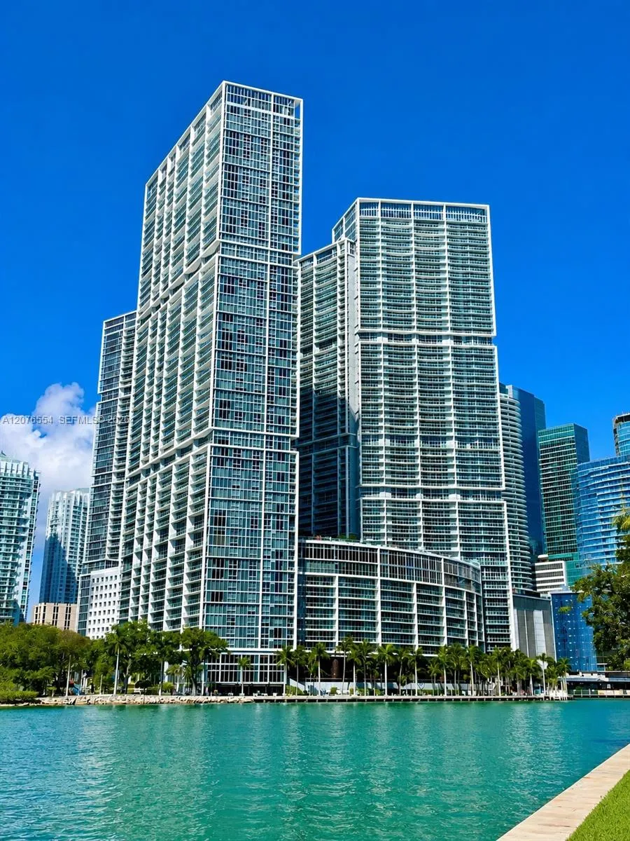 465 Brickell Ave #5605 Miami, FL 33131