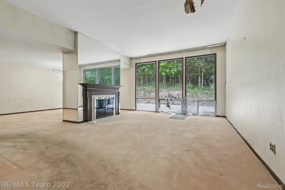 3030 Bloomfield Park Drive West Bloomfield Charter Township, MI 48323
