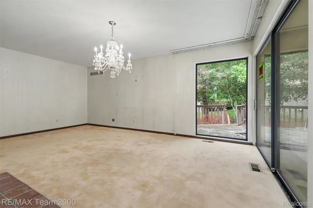 3030 Bloomfield Park Drive West Bloomfield Charter Township, MI 48323