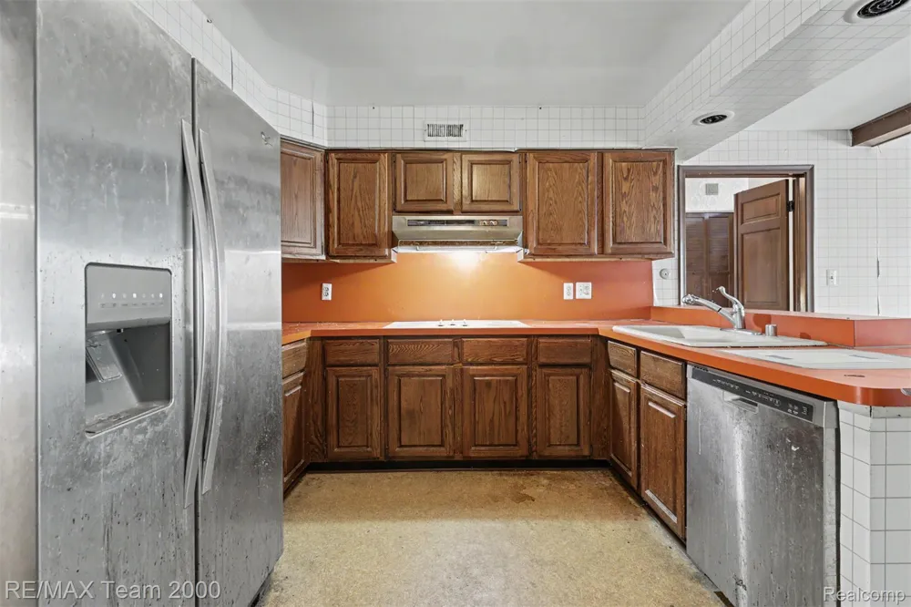 3030 Bloomfield Park Drive West Bloomfield Charter Township, MI 48323